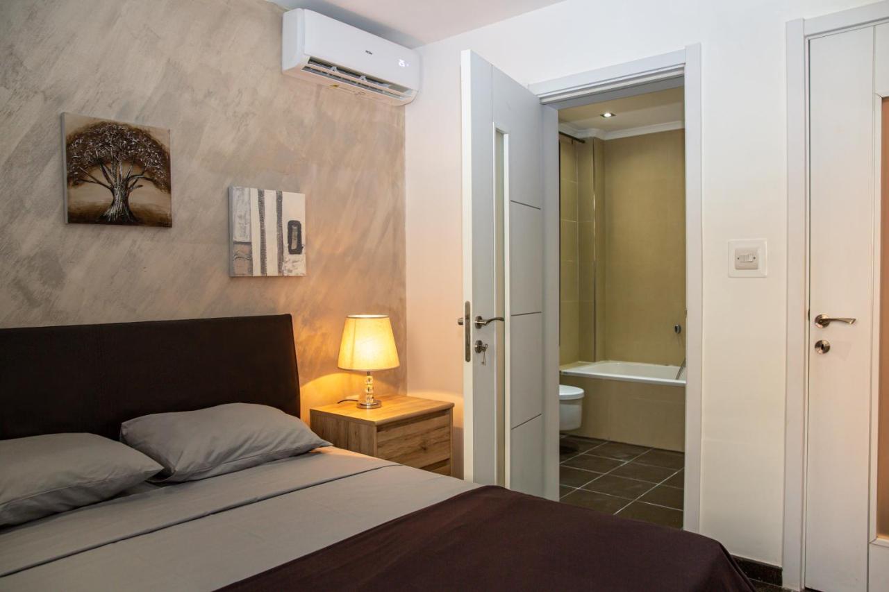 Апартаменти Dolmen Court Flat 10, Qawra Сент-Полс-Бей Екстер'єр фото