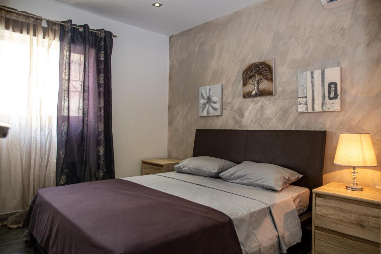 Апартаменти Dolmen Court Flat 10, Qawra Сент-Полс-Бей Екстер'єр фото