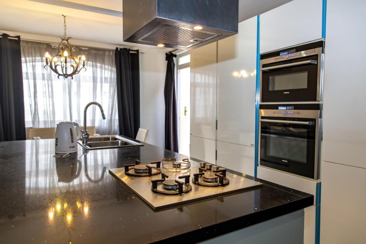Апартаменти Dolmen Court Flat 10, Qawra Сент-Полс-Бей Екстер'єр фото